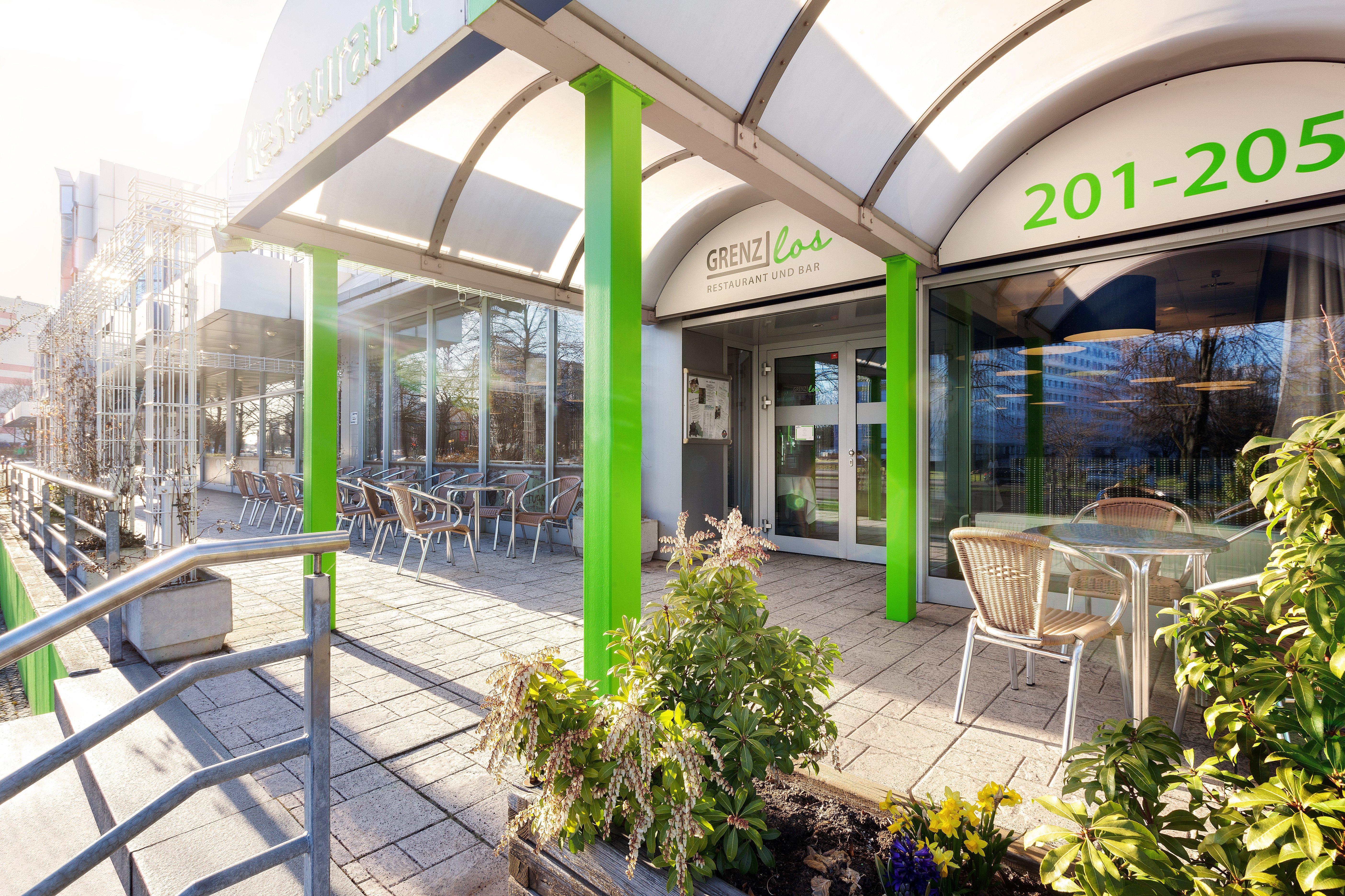 Holiday Inn Berlin City-East Landsberger Allee, An Ihg Hotel ภายนอก รูปภาพ