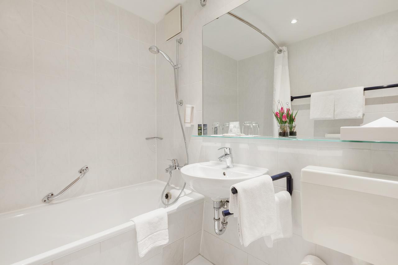 Holiday Inn Berlin City-East Landsberger Allee, An Ihg Hotel ภายนอก รูปภาพ